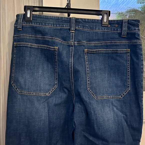 Classic Blue Women's Jeans - Picture 4 of 4